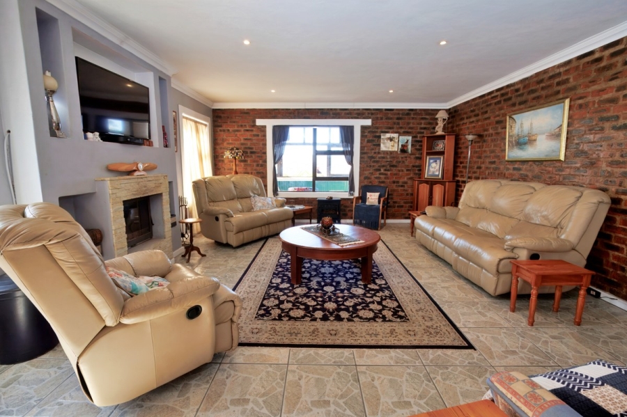 4 Bedroom Property for Sale in Stilbaai Wes Western Cape